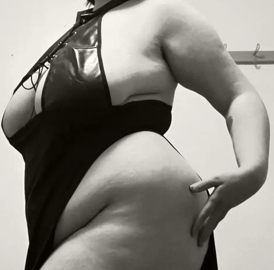 Camilla, 30