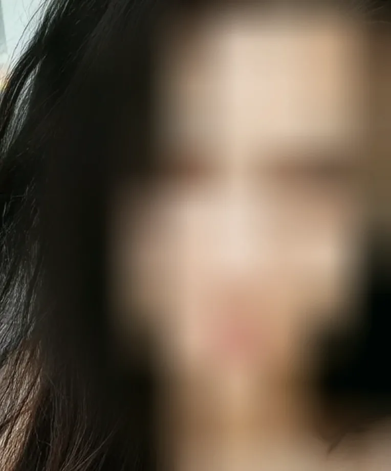 Emma, 28