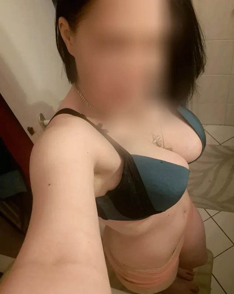 Katri, 28