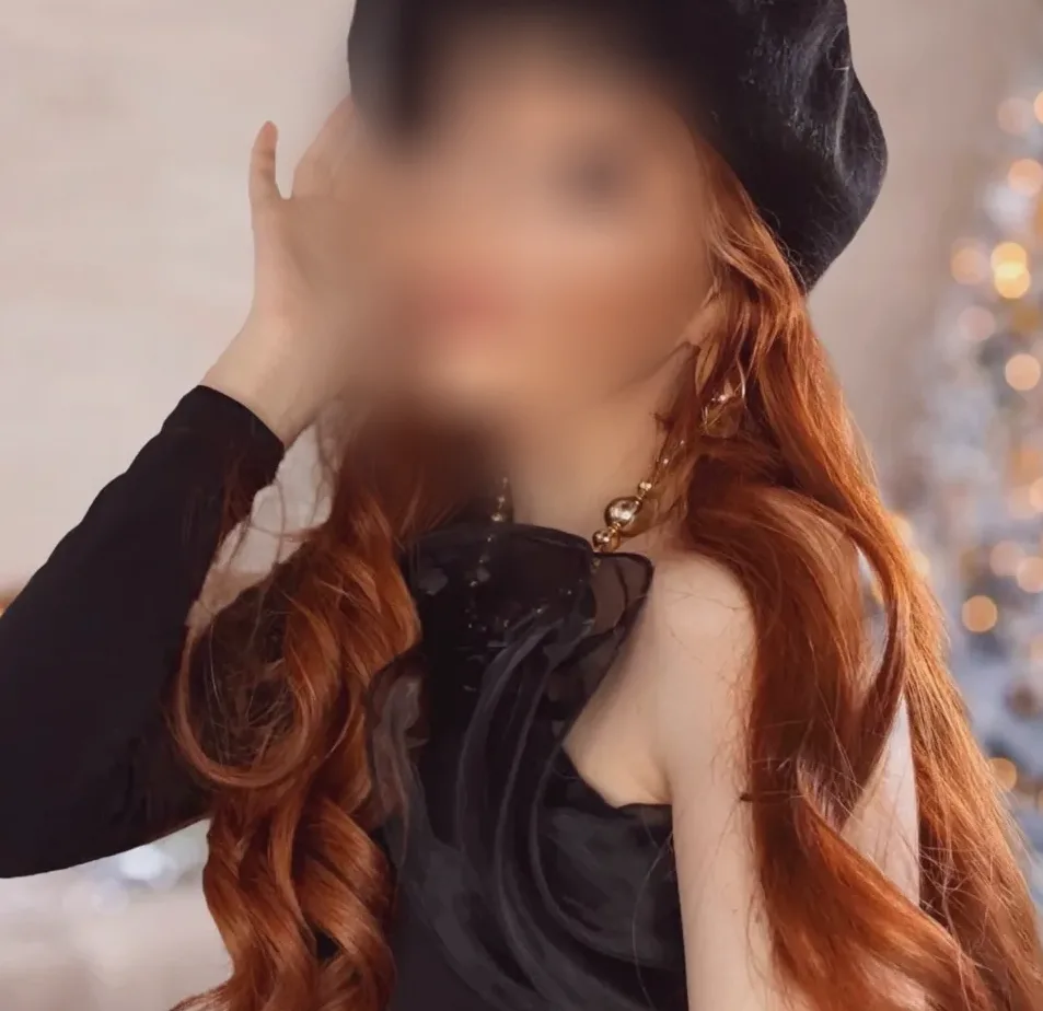 Sara, 27