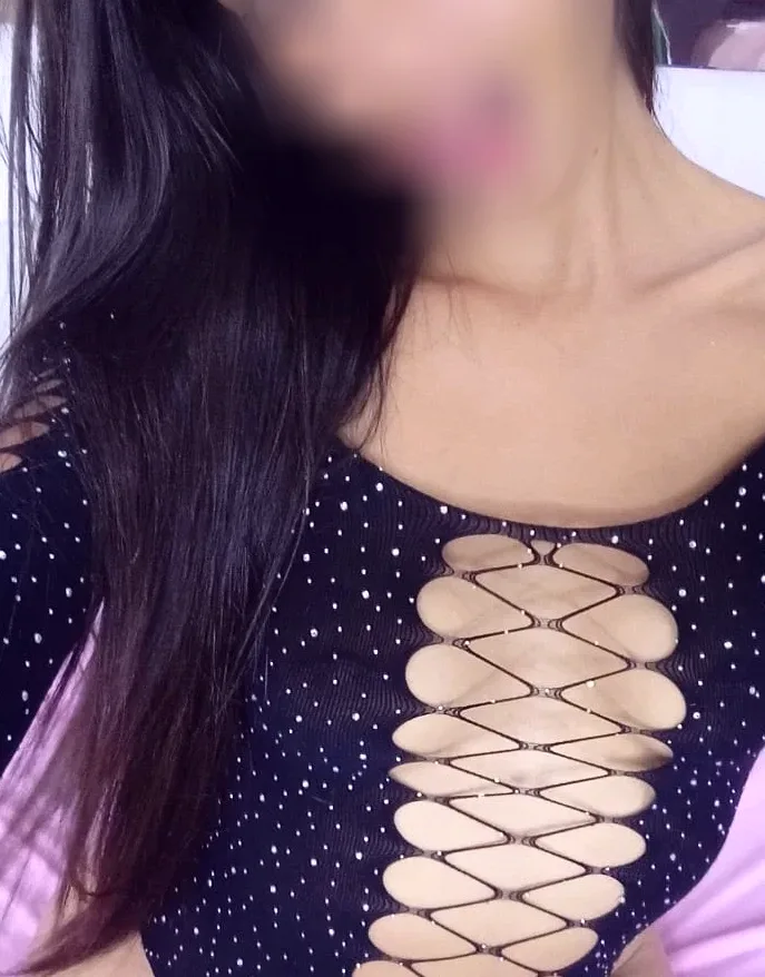 Tiia, 25